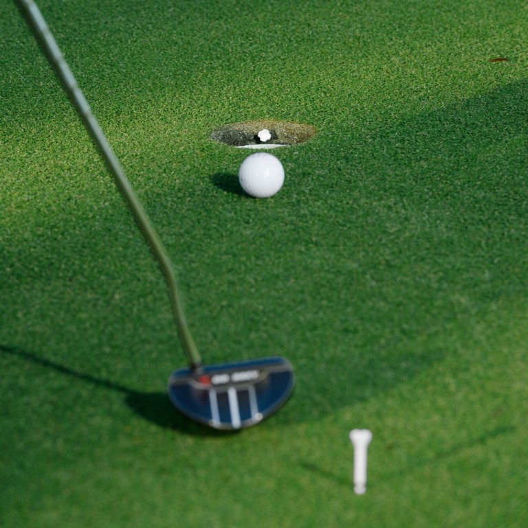 Stop Being So Lousy on the Green. It&#39;s Time To Improve Your Putting